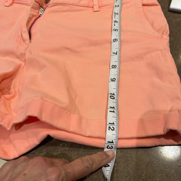 Land'n sea women's shorts, size 10, peach color, front pockets - Picture 4 of 9